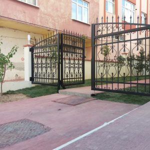 İstanbul Bahçe Giriş Kapıları